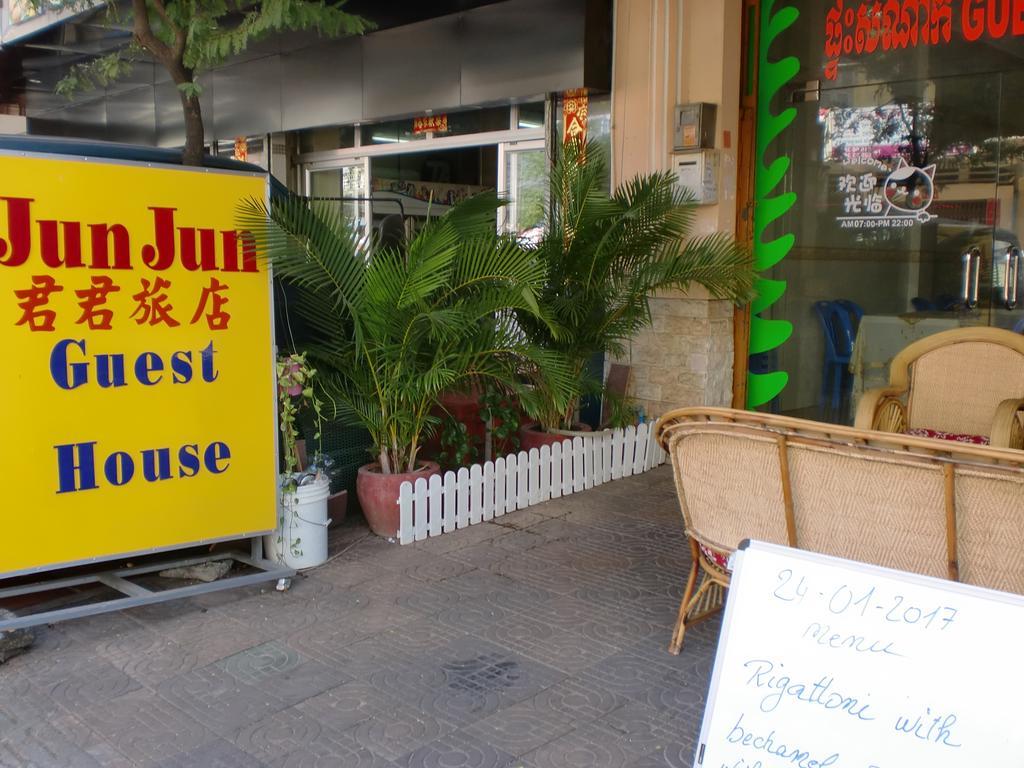 Jun Jun Guesthouse Phnom Penh Eksteriør bilde