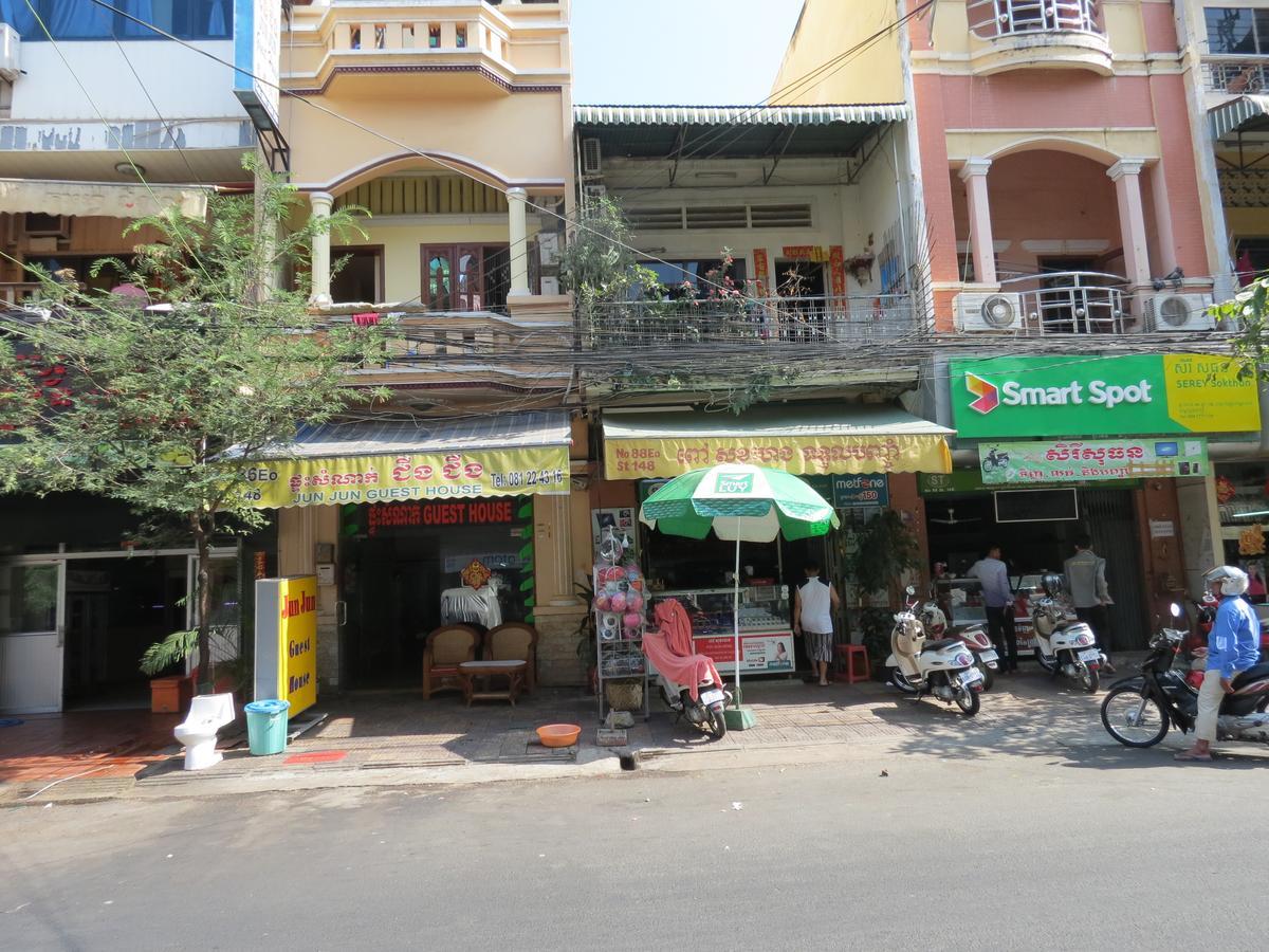 Jun Jun Guesthouse Phnom Penh Eksteriør bilde